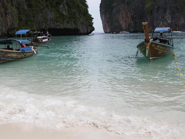 Der Strand der Maya Bay soll geschlossen bleiben.