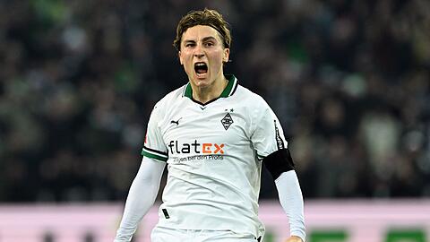 Gladbachs Rocco Reitz bejubelt sein Tor zum 1:1 gegen Werder Bremen.