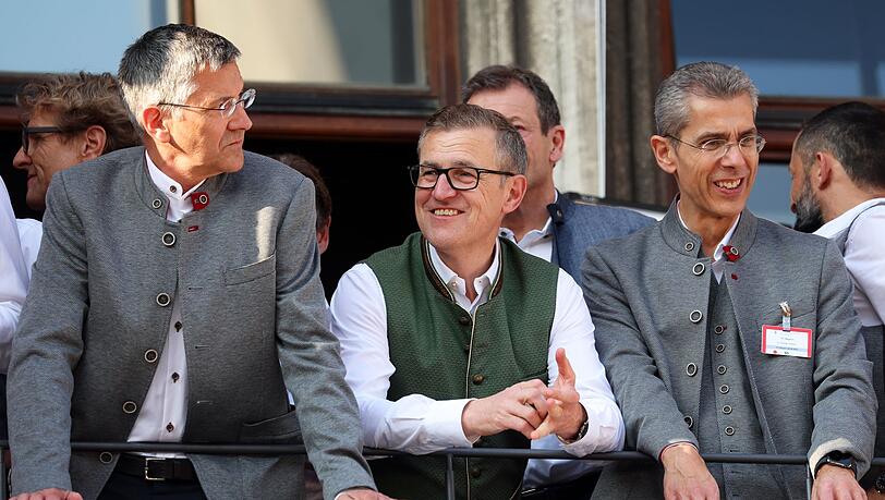 Michael Diederich (rechts) verlässt den FC Bayern und wechselt in die Wirtschaft.