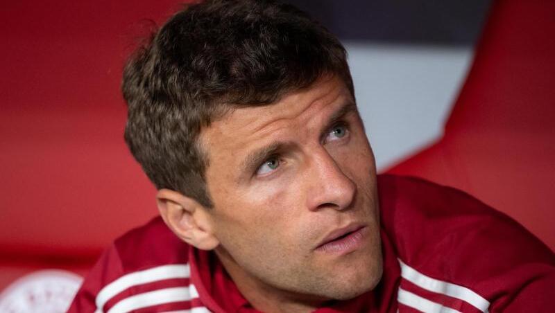 Wieder nicht in der Startelf der Bayern: Thomas Müller sitzt auf der Bank. Wieder nicht in der Startelf der Bayern: Thomas Müller sitzt auf der Bank.