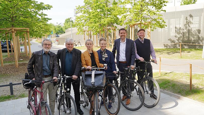 Mit dem fertigen Projekt sind alle zufrieden: BA, Stadtrat und Bauherr. Mit dem fertigen Projekt sind alle zufrieden: BA, Stadtrat und Bauherr.