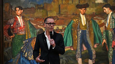 Kunsthallen-Direktor Roger Diederen hat 2023 Ignacio Zuloaga präsentiert. Der 60-jährige Kunsthistoriker aus Heerlen wechselte nach Stationen am Paul Getty Museum in Los Angeles, dem Amsterdamer Rijksmuseum oder dem Cleveland Museum 2006 an die Kunsthalle München, die er seit 2013 leitet.