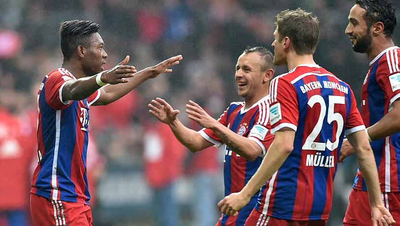 Seid umschlungen: David Alaba lässt sich nach seinem Freistoß-Treffer gegen Werder Bremen feiern. Seid umschlungen: David Alaba lässt sich nach seinem Freistoß-Treffer gegen Werder Bremen feiern.