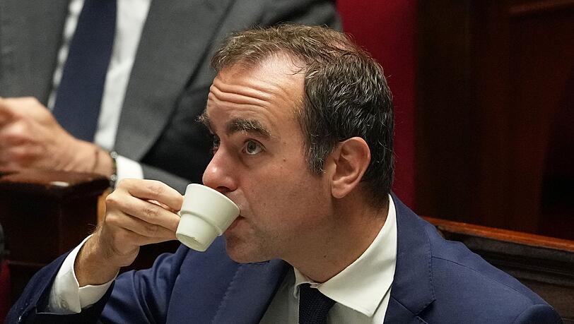 Die beiden Misstrauensanträge gegen die Regierung von Premier Lecornu sind gescheitert.