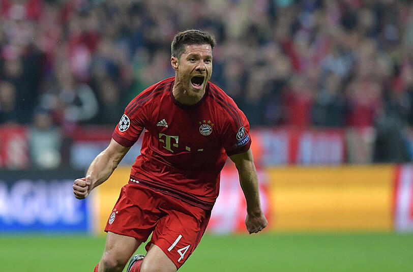 Xabi Alonso: Note 2. Erhielt den Vorzug vor Thiago - und das lohnte  
sich: Freistoßtor zum 1:0 (31.), Giménez fälschte seinen Schuss noch  
ab. Sehr starker Auftritt des Routiniers, ordnete das Spiel mit all seiner Klasse.