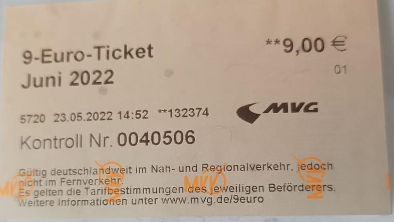 Das Ticket ohne Namens-Strich.