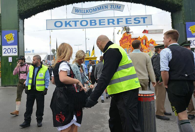 Hier gibt's die ersten Bilder vom Wiesn-Auftakt. Alles wartet auf den Anstich.