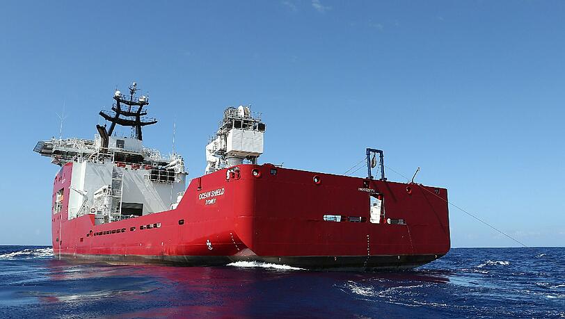 Die "Ocean Shield" hat wieder ein Signal empfangen. Doch es wird immer schwächer. Die "Ocean Shield" hat wieder ein Signal empfangen. Doch es wird immer schwächer.