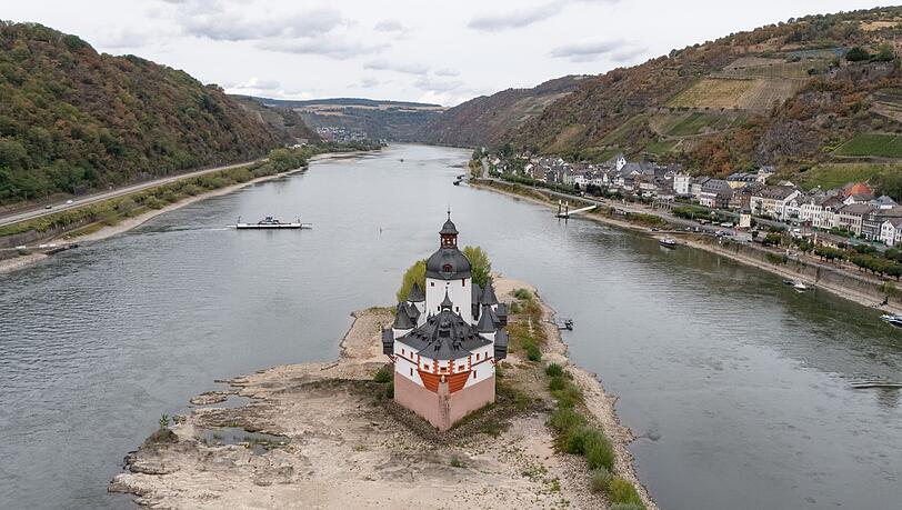 Seit Mitte August wurden am Pegel Kaub steigende Wasserstände verzeichnet, seit einigen Tagen geht es wieder runter. Seit Mitte August wurden am Pegel Kaub steigende Wasserstände verzeichnet, seit einigen Tagen geht es wieder runter.
