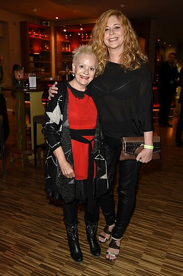 Billie Zöckler (l.) und Olivia Pascal.