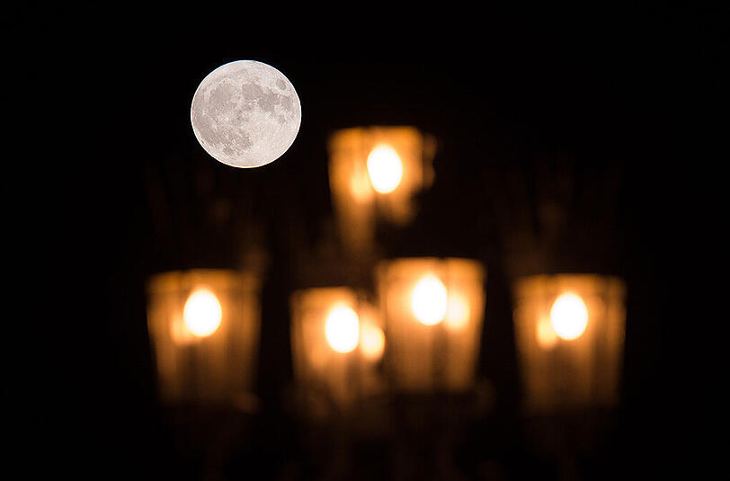 Der Supermond, hier fotografiert in Dresden.