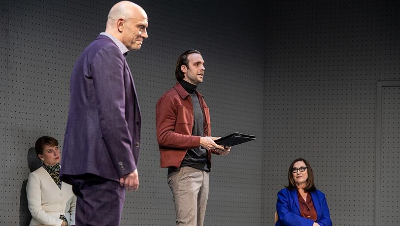 Cathrin Störmer (von links), Robert Dölle, Michael Wächter und Charlotte Schwab spielen Ferdinand von Schirach