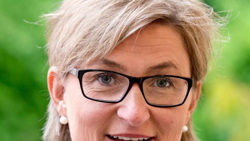 Die Präsidentin des Bayerischen Lehrer- und Lehrerinnenverbands (BLLV), Simone Fleischmann, lächelt. Foto: Sven Hoppe/Archiv Die Präsidentin des Bayerischen Lehrer- und Lehrerinnenverbands (BLLV), Simone Fleischmann, lächelt. Foto: Sven Hoppe/Archiv