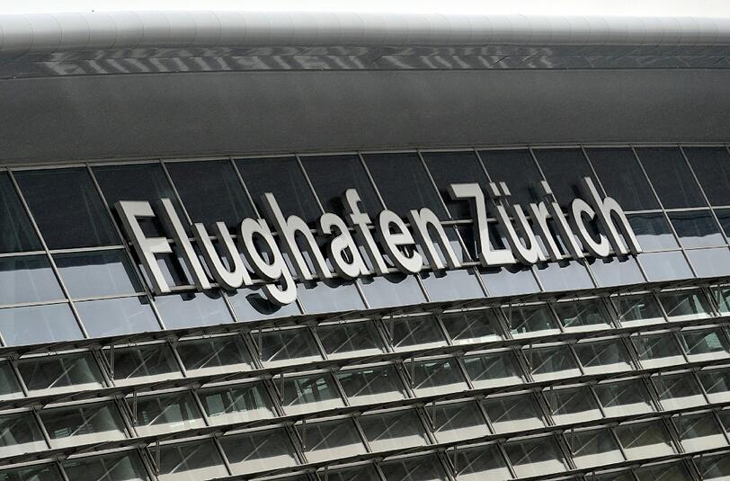 Zwei Check-In-Bereiche sowie ein Ankunftsbereich des Zürcher Flughafens waren vorübergehend geschlossen und abgesperrt worden.