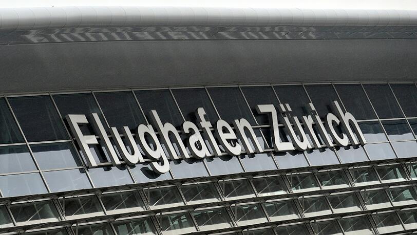 Zwei Check-In-Bereiche sowie ein Ankunftsbereich des Zürcher Flughafens waren vorübergehend geschlossen und abgesperrt worden. Zwei Check-In-Bereiche sowie ein Ankunftsbereich des Zürcher Flughafens waren vorübergehend geschlossen und abgesperrt worden.