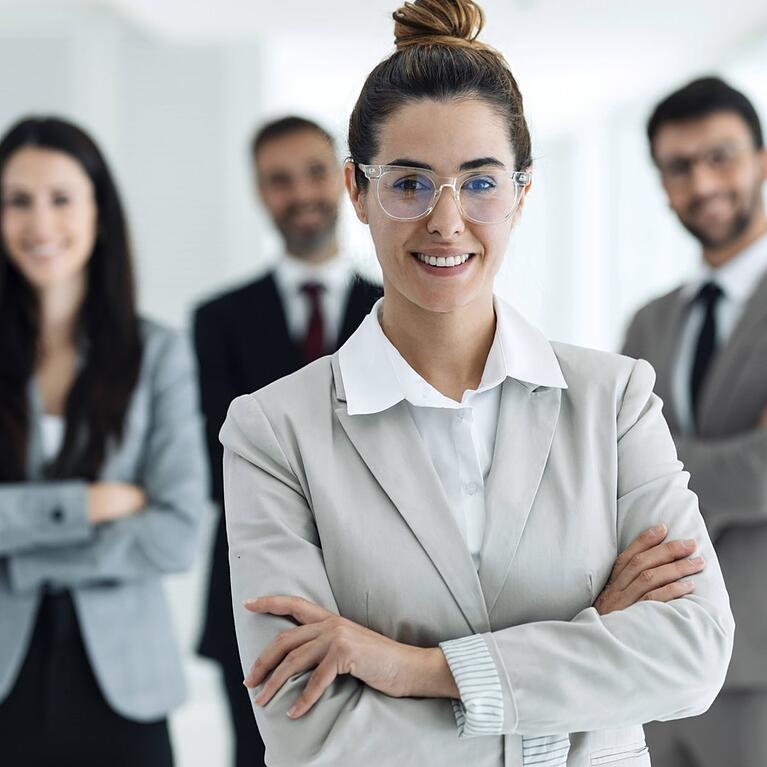 Wer für seine Arbeit gutes Geld bekommt, erhält später auch eine bessere Rente - und ist nicht gezwungen, privat vorzusorgen, um über die Runden zu kommen, sagt Michaela Engelmeier.