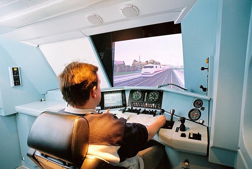 Der große Fahrsimulator in Aubing kann besichtigt werden.