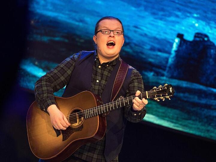 Sänger Angelo Kelly wird in Rhauderfehn ein kostenloses Konzert für alle geben.