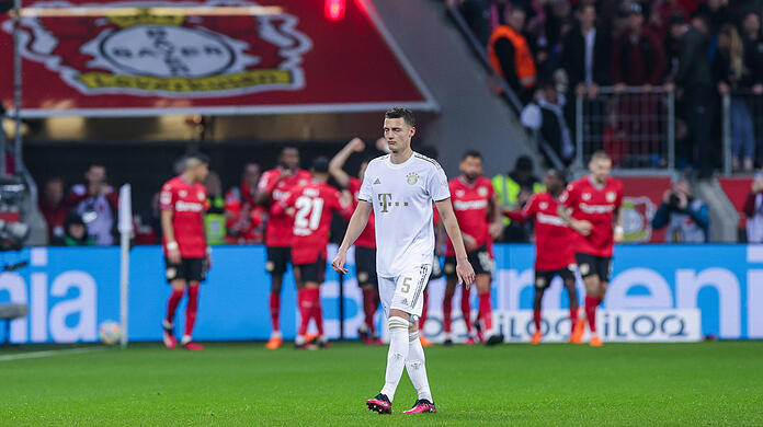 Der FC Bayern verliert gegen Bayer Leverkusen.