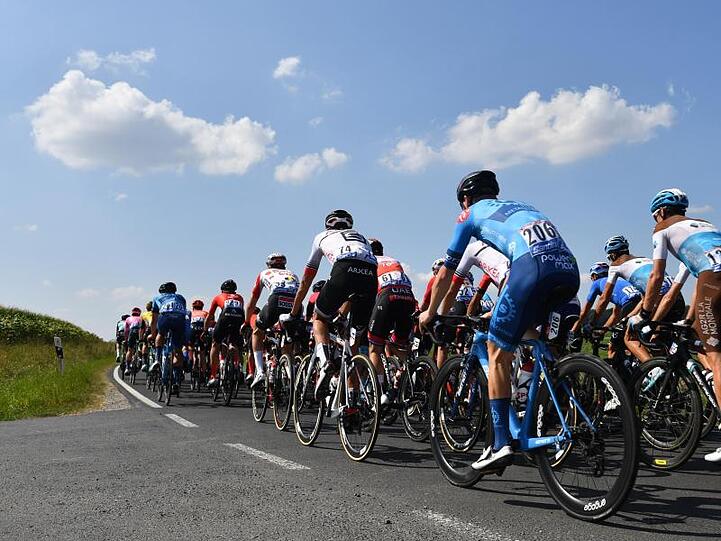 Radler in Aktion bei der Deutschland Tour. Foto: Bernd Thissen/dpa/Archivbild