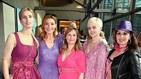 Geballte Frauenpower: Victoria Kopets, Daniela Kiefer, Gabrielle Odinis, Jennifer Siemann und Angelika Zwerenz.