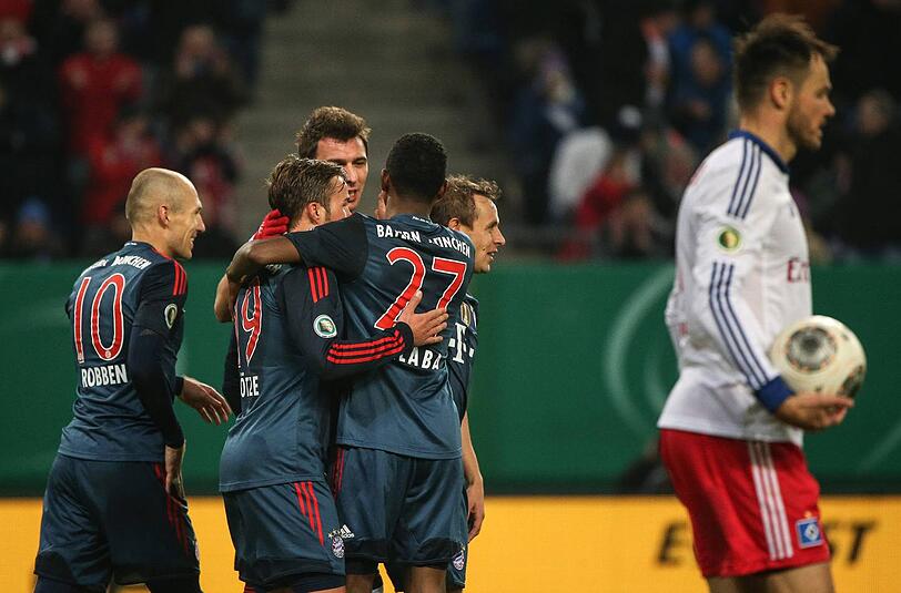 Der FC Bayern München ist mit einem 5:0 über den Hamburger SV ins DFB-Pokal-Halbfinale eingezogen.