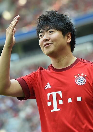 Neues Bayern-Trikot, aber kein Neuzugang: Pianist Lang Lang