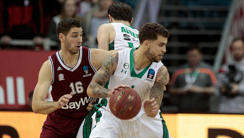 Wiedersehen macht Freude? Bayern-Spieler Stefan Jovic (links) und Scottie Wilbekin, damals Darussafaka Istanbul. Wiedersehen macht Freude? Bayern-Spieler Stefan Jovic (links) und Scottie Wilbekin, damals Darussafaka Istanbul.