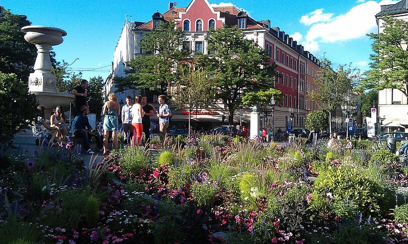 Noch sind nur wenige Leute auf dem Gärtnerplatz unterwegs. Doch das kann sich schnell ändern: An warmen Sommerabenden ist der Platz brechend voll.