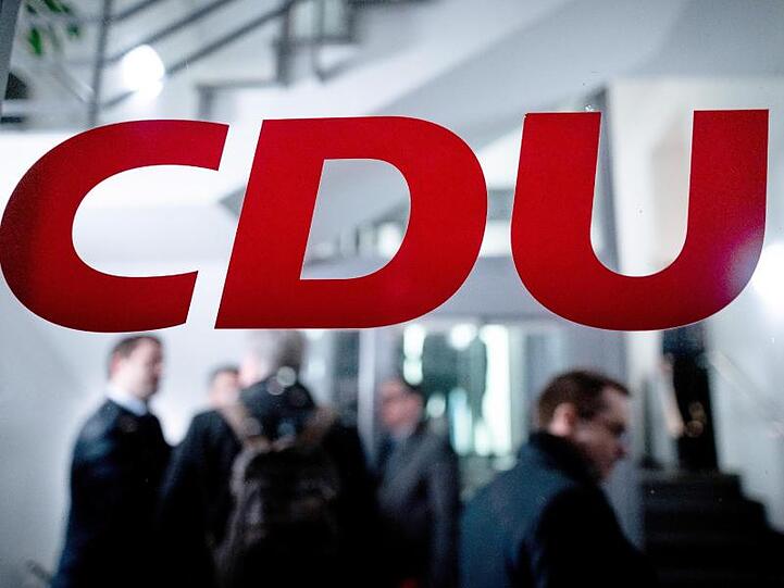 Die CDU verschiebt wegen der Corona-Krise ihren für den 25. April geplanten Sonderparteitag.