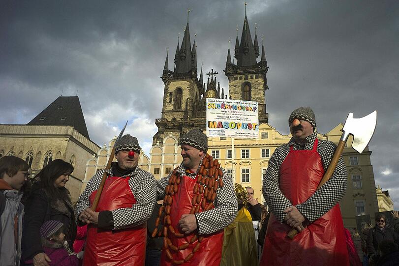 Bei diesem Umzug in Prag wird's altertümlich.
