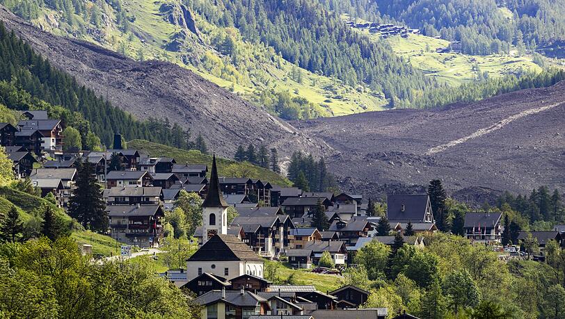 Bergstürze - wie jetzt in der Schweiz - aber auch Felsstürze und Steinschlag nehmen durch den Klimawandel zu.