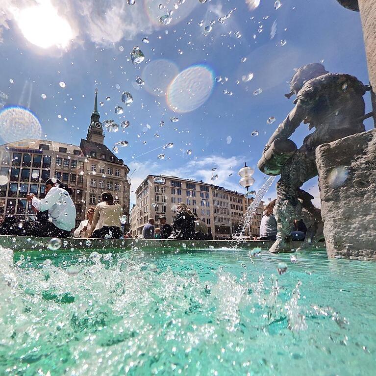 Hier sprudelt der Fischbrunnen noch. Doch nun soll er bis auf weiteres abgedreht werden.