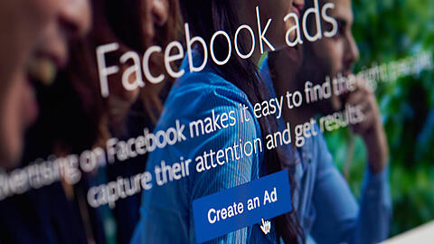 Immer mehr Firmen schließen sich den Protesten gegen Facebook an.