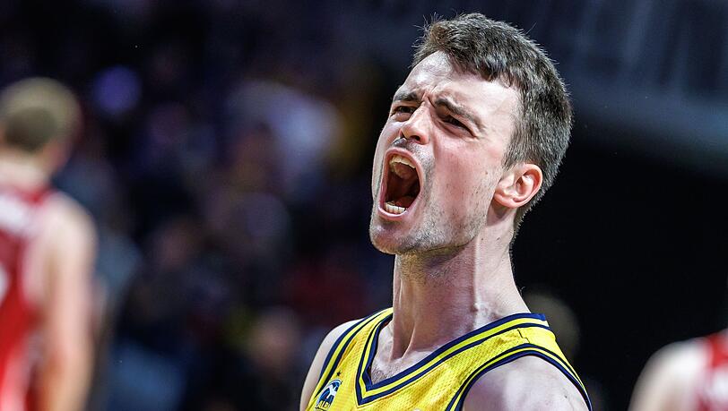 Jonas Mattisseck und Alba Berlin fordern die Bayern heraus.