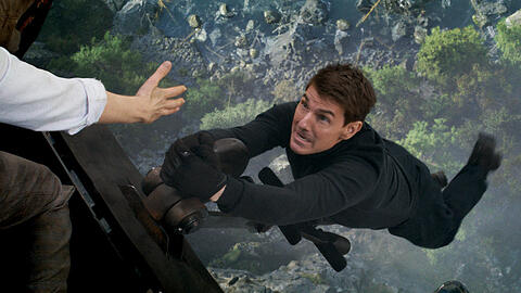 Tom Cruise in einer der zahllosen Action-Szenen in "Mission Impossible".