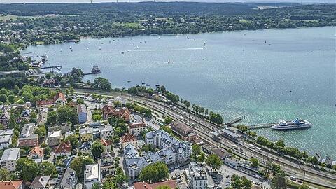 Blick aus der Luft auf Starnberg.