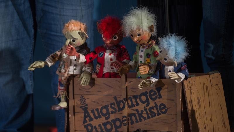 Kobolde sitzen während eines Stückes in der Augsburger Puppenkiste. Foto: Klaus-Dietmar Gabbert/Archivbild Kobolde sitzen während eines Stückes in der Augsburger Puppenkiste. Foto: Klaus-Dietmar Gabbert/Archivbild