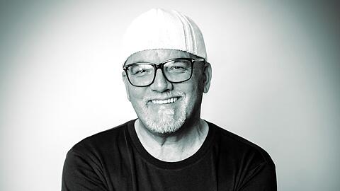 Gerry Friedle, wie der "Anton aus Tirol"-S&auml;nger mit b&uuml;rgerlichem Namen hei&szlig;t, pr&auml;sentiert sein neues Album "&Ouml;ha".