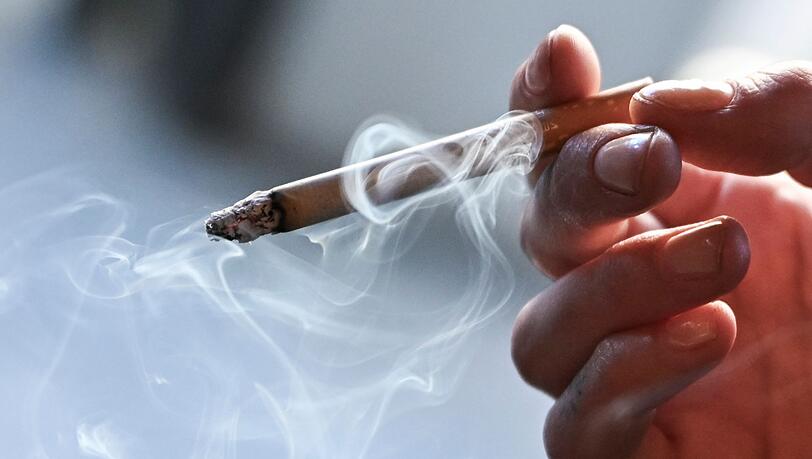 Die Tabaksteuern in Deutschland sollen deutlich steigen, wodurch sich die Preise für Zigaretten erheblich erhöhen würden. Die Tabaksteuern in Deutschland sollen deutlich steigen, wodurch sich die Preise für Zigaretten erheblich erhöhen würden.