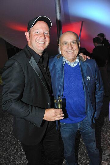Promis beim Futurecom-Sommerfest: Charlie Glass mit Axel Munz.