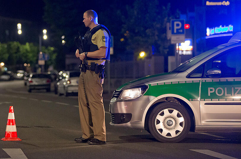 In Ansbach hat sich ein Bombenanschlag ereignet. Die ersten Bilder vom Tatort.