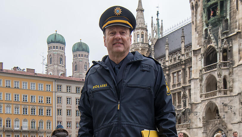 Hubertus Andrä ist Münchens Polizeipräsident. Hubertus Andrä ist Münchens Polizeipräsident.