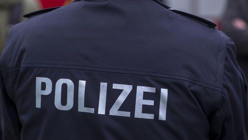 Polizist in Uniform. Foto: Jens Büttner/zb/dpa