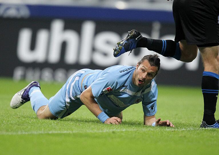 DJORDJE RAKIC: Vergab kurz nach seiner Einwechslung eine gute Kopfballchance. Auch sonst schwach. NOTE 5