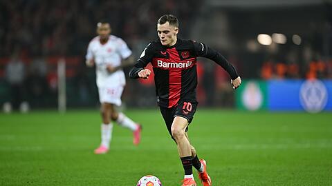 Spielt mit ganz kleinen Schienbeinschonern: Leverkusens Florian Wirtz.