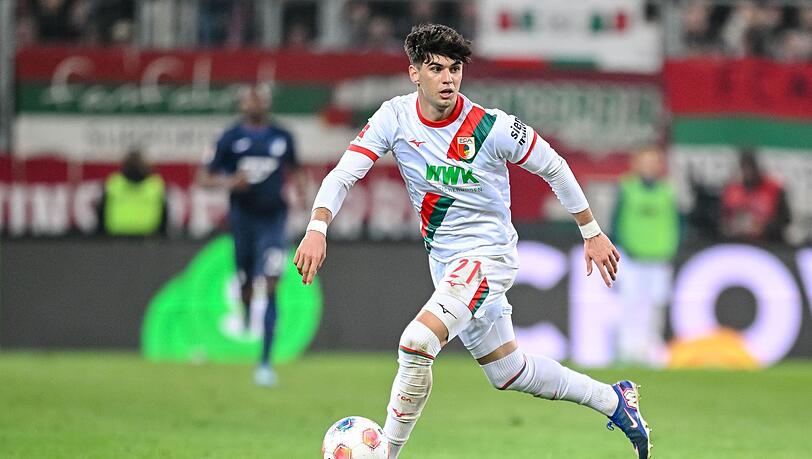 Rodrigo Ribeiro spielt auch in Zukunft für den FC Augsburg. (Archivbild) Rodrigo Ribeiro spielt auch in Zukunft für den FC Augsburg. (Archivbild)