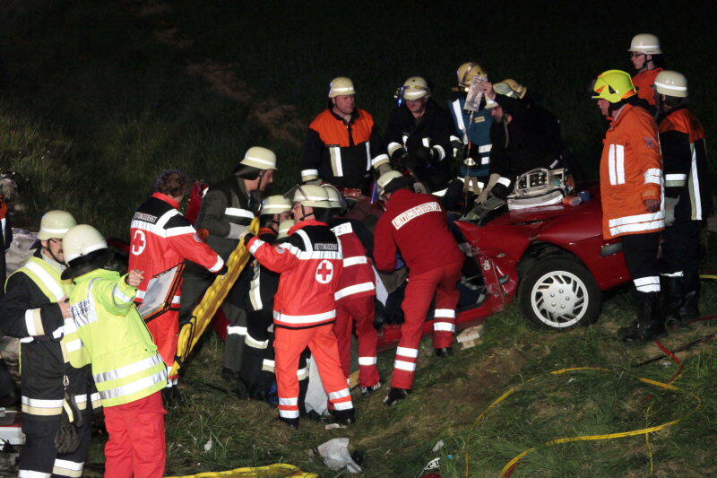 Die Bilder vom Auffahrunfall zwischen Gangkofen und Frontenhausen.