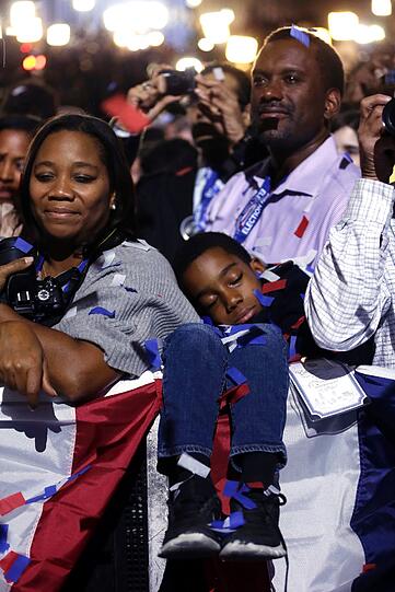 Barack Obama bleibt für vier weitere Jahre US-Präsident: Hier sehen Sie die emotionalen Bilder aus der langen US-Wahlnacht.