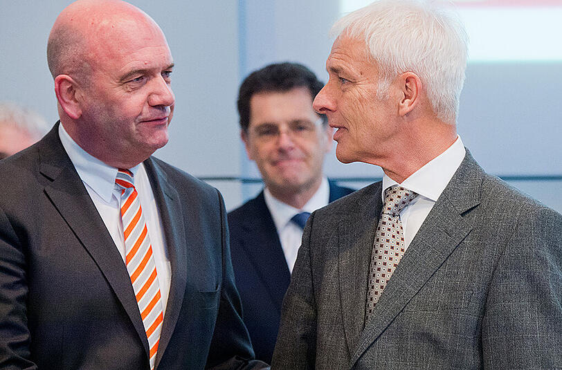 Der mächtige Betriebsrats-Chef Bernd Osterloh (links) im Gespräch mit dem Vorstandsvorsitzenden der Volkswagen AG Matthias Müller.
